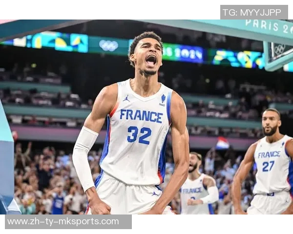 名嘴点评文班亚马身体变化超预期展现强壮实力