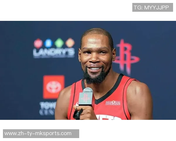 杜兰特强调赢得总冠军需依靠进攻而非单纯防守的重要性 杜兰特强调赢得总冠军需依靠进攻而非单纯防守的重要性