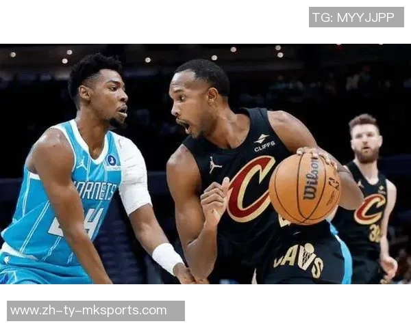 科沃德豪取23分14篮板闪耀全场克尼佩尔与弗拉格双双发力哈珀遭遇瓶颈表现低迷